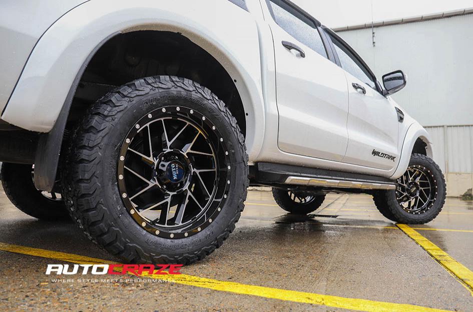 FORD RANGER MO985 GLOSS BLACK MACHINED